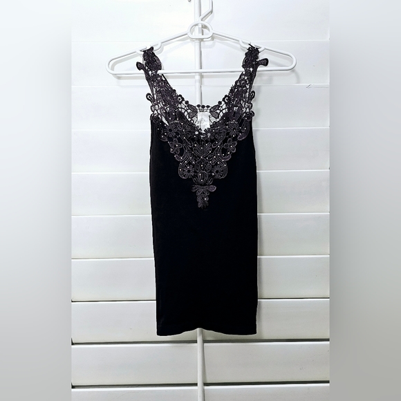 JERA EMBELLISHED TANK TOP - Picture 2 of 10